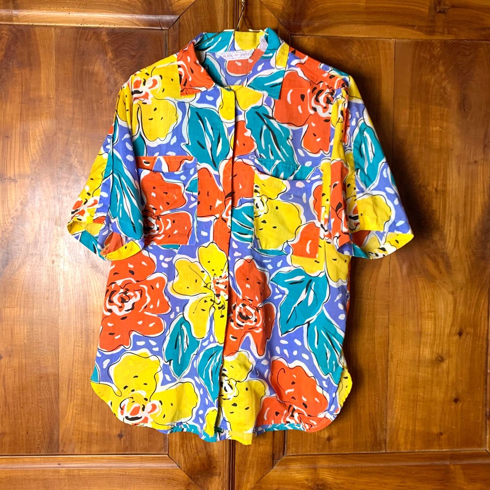 Vintage 90s Laura and Jayne Aloha Floral Short Sleeved Button Up Shirt - M